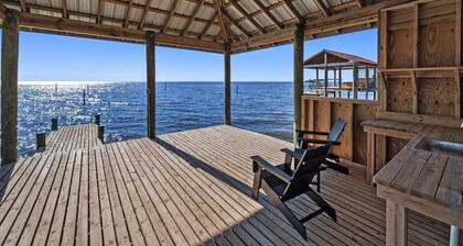 Fairhope Bay Cottage/Waterfront/Fishing pier/Glass sunroom with amazing sunset views