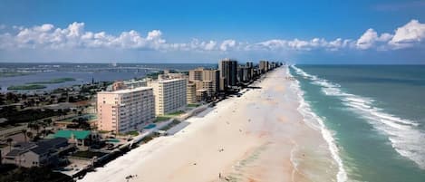 Am Strand, Liegestühle, Strandtücher