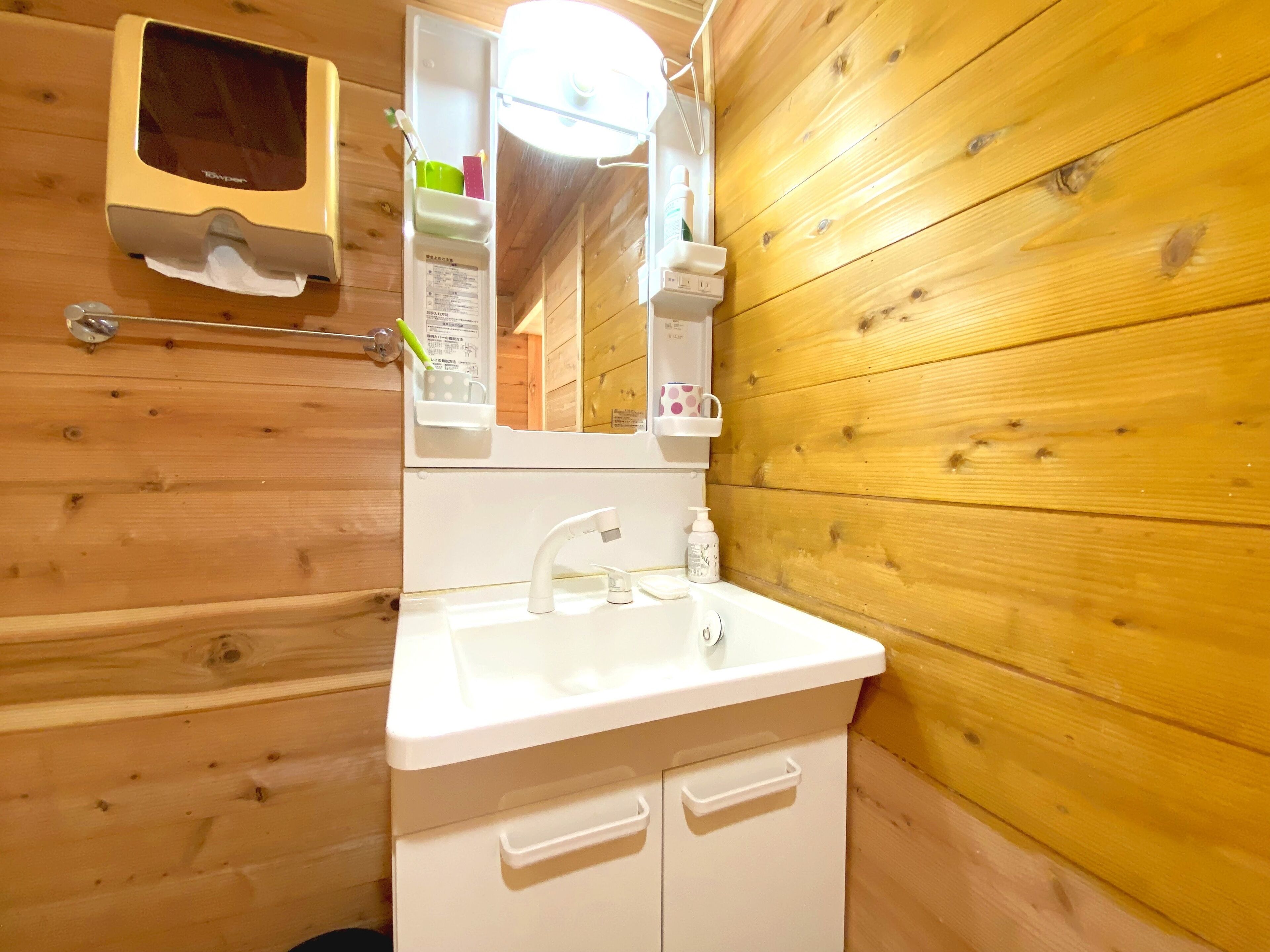 Vila | Banheiro | Chuveiro, toalhas de banho, sabonete, shampoo