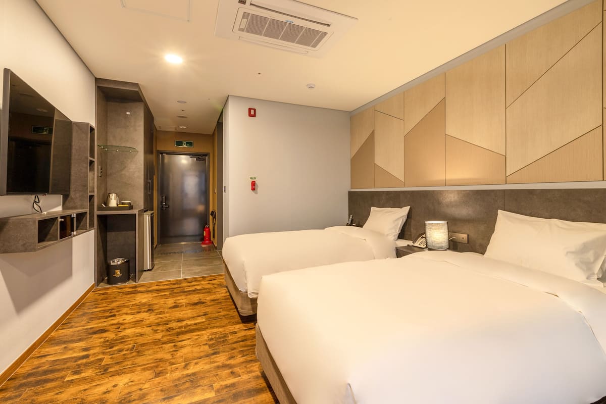 1 Schlafzimmer, hochwertige Bettwaren, Daunenbettdecken