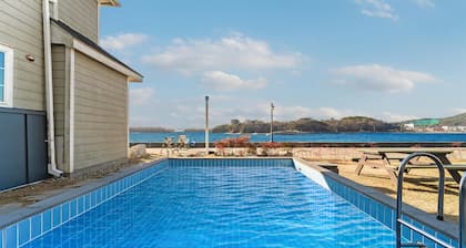 Daebudo Atiko Dokchae Pool Villa