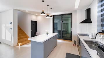 Basic Room, 4 Bedrooms (Atiko) | 4 bedrooms, free WiFi