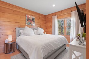 4 soverom, strykejern/-brett, reiseseng for barn og wi-fi (inkludert)