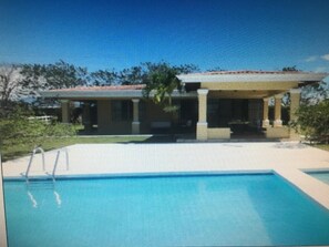 Outdoor pool - FARM IN THE CITY, HOUSE AND POOL 0.75 ACRES (Coyol. La Garita)