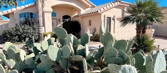 ☀️🌵Tropical Desert Oasis. HEATED Pool & Spa no charge. Private, large yard 🌴🏜