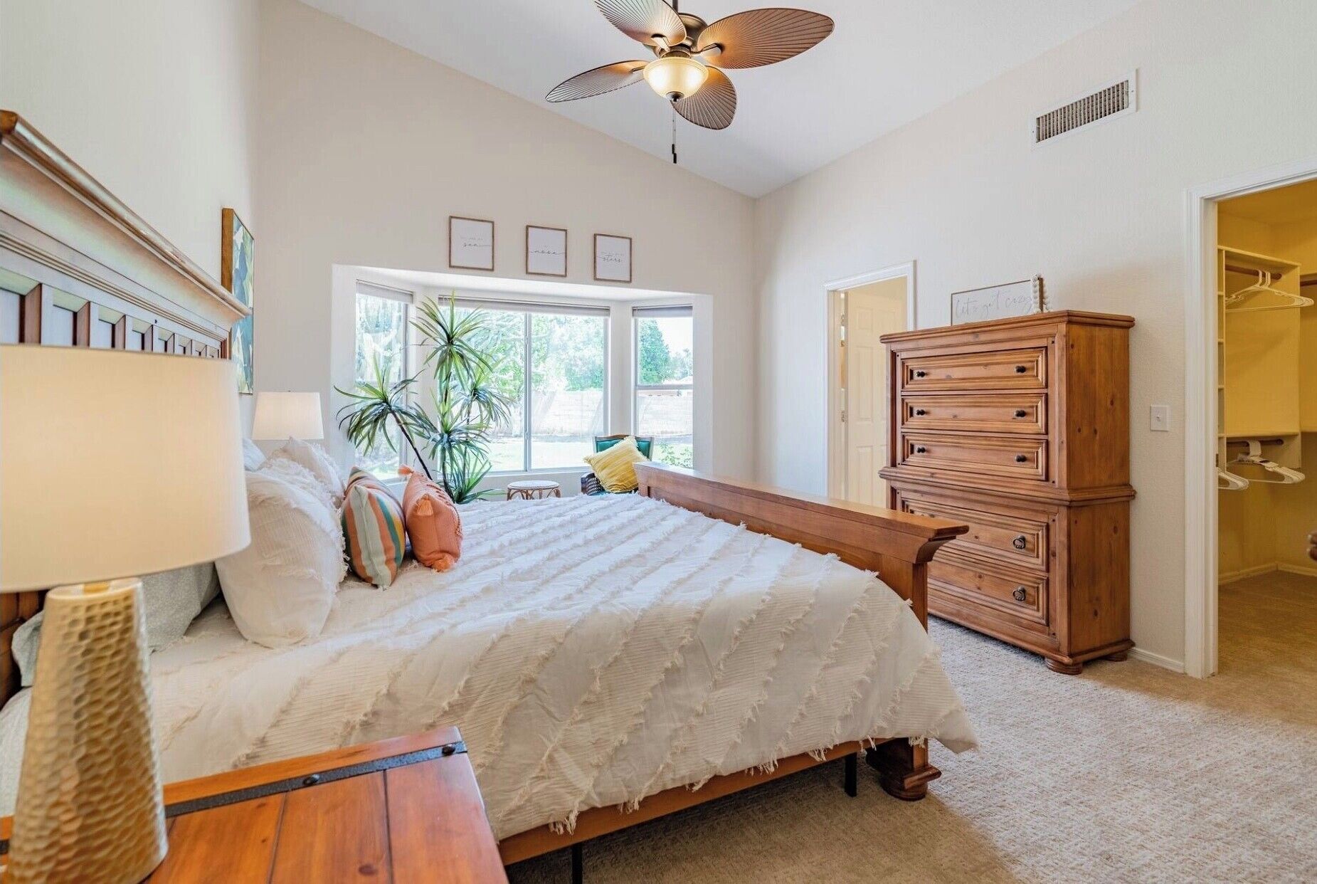 4 Schlafzimmer, Schreibtisch, Bügeleisen/Bügelbrett, Reisekinderbett