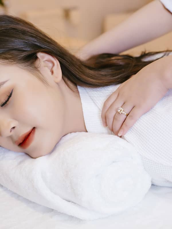 Couples treatment room(s), sauna, steam room, body treatments