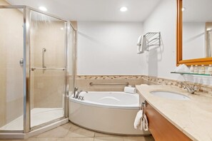 Shower, hair dryer - Star Studio | located at the Condado Lagoon Villas building in Condado (Condado)