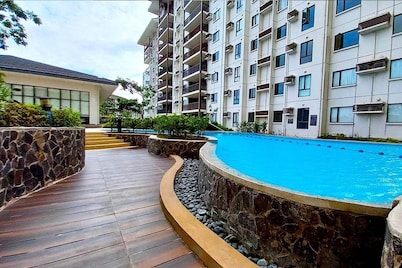 Lightroom Tagaytay with free Parking and wi-fi