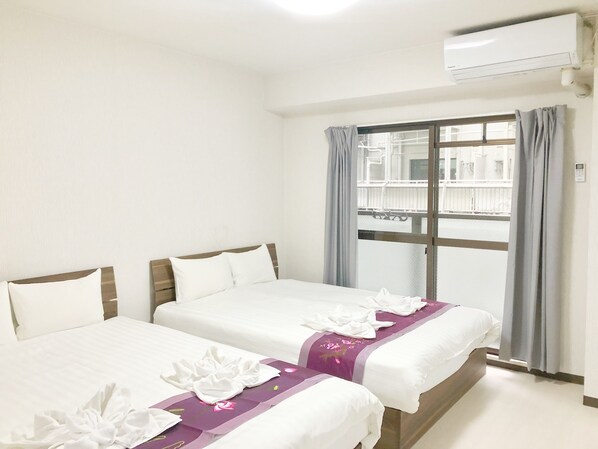 Premium Apartment | Blackout drapes, free WiFi, bed sheets