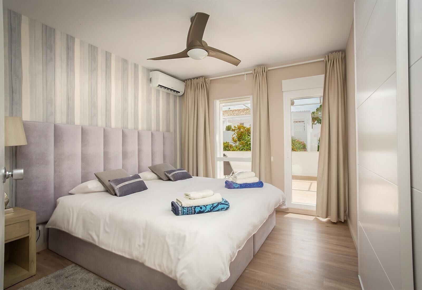 4 室のベッドルーム、アイロン / アイロン台、WiFi (無料)、ベッドシーツ