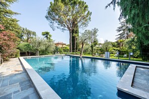Pool - Lakefront Apartment "Al Segnavento Fasanella" with Pool, Wi-Fi & Garden (Toscolano Maderno)