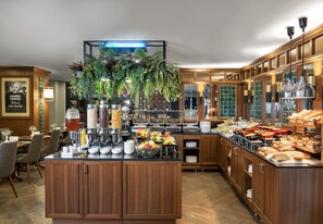 Dagelijks ontbijtbuffet (EUR 17 per persoon)