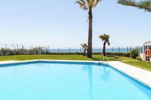 Pool - Charming Apartment with Sea Views & Wi-Fi (Mijas Costa)