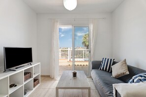 TV - Beautiful Apartment in Costa Silencio with Pool, Wi-Fi, Garden & Terrace (Arona)