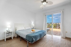 1 غرفة نوم ومكواة/لوح كي وواي فاي مجانًا وملاءات أسرّة