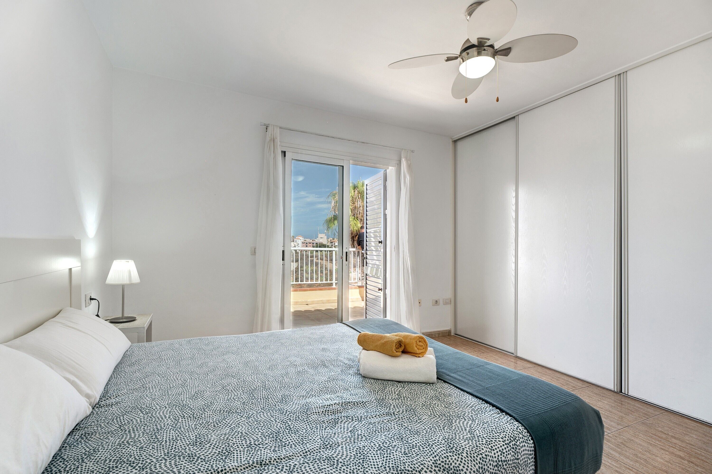1 slaapkamer, een strijkplank/strijkijzer, gratis wifi, beddengoed