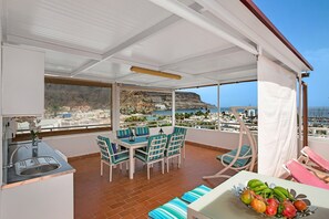 屋外ダイニングエリア