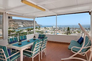 屋外ダイニングエリア