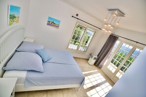 4 soverom, skrivebord, strykejern/-brett og wi-fi (inkludert)