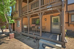 Unclassified image, 3 of 29, button - Summit Adventure Condo by Destination Big Bear: Steps from Snow Summit Resort! Multiple Balconies! (Big Bear Lake)