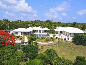 المنشأة من الخارج