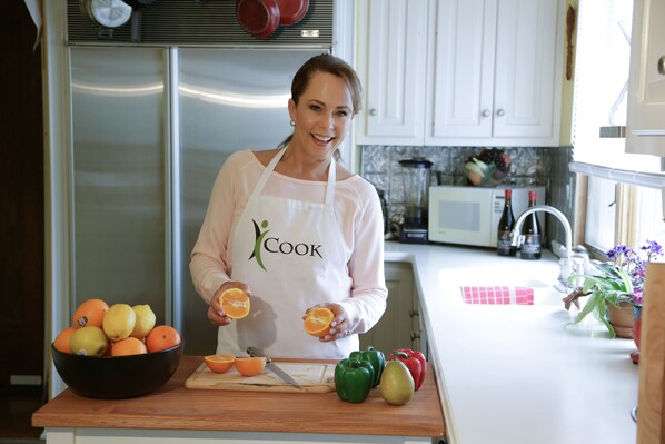 Fridge, microwave, oven, dishwasher - Cozy 2 bedroom home in North Corktown with a yoga zen space (Detroit)