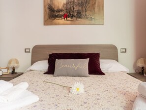 Deluxe Condo | 2 bedrooms, iron/ironing board, free WiFi