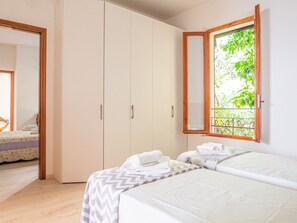 Deluxe-Apartment | 2 Schlafzimmer, Bügeleisen/Bügelbrett, kostenloses WLAN