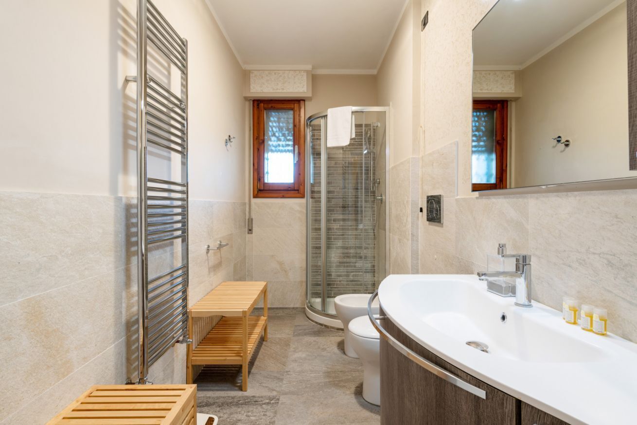 Een douche, een haardroger, een bidet