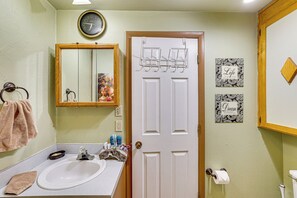 Free toiletries, hair dryer, towels