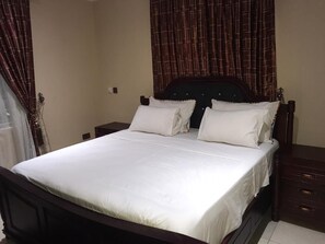 2 bedrooms, iron/ironing board, WiFi, bed sheets - 2 Bedroom Luxury Apartment 10 minutes away from the Airport (Accra)