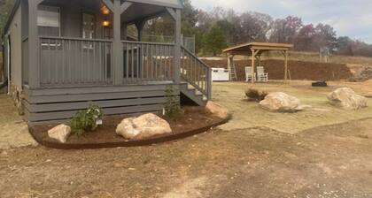 Jocassee Valley cabin- Free Park Pass