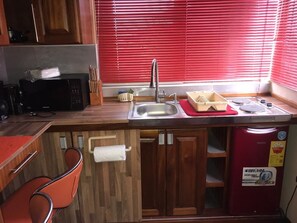 Refrigerador, microondas, parrilla de estufa y lavavajillas