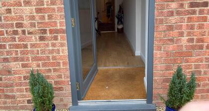 Spacious Annex 2 Miles From Coast