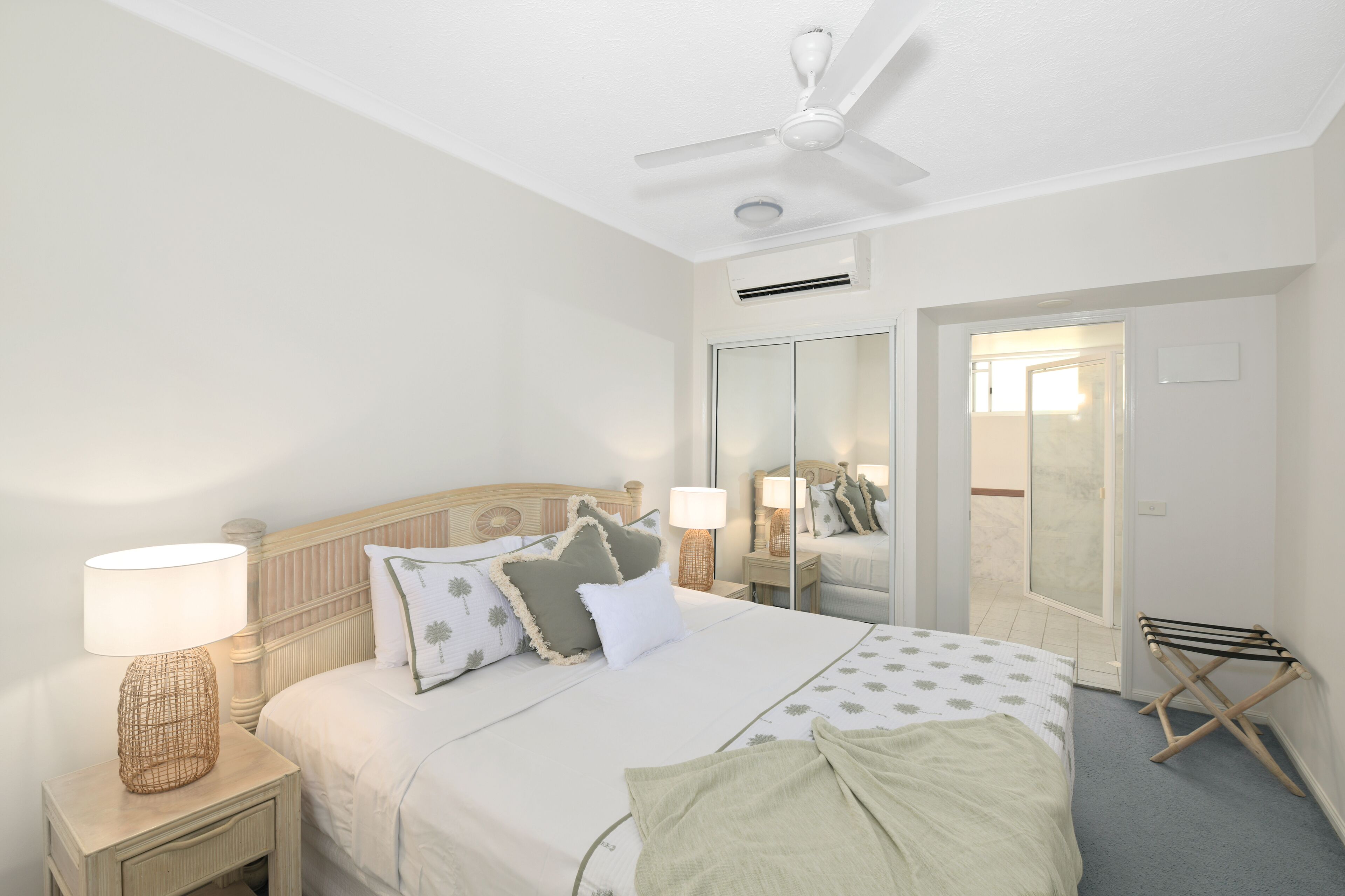 The Palms Retreat @ Alassio Beach Front Resort - Palm Cove — image 8