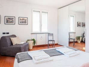 Deluxe-Apartment | 1 Schlafzimmer, Bügeleisen/Bügelbrett, kostenloses WLAN, Bettwäsche