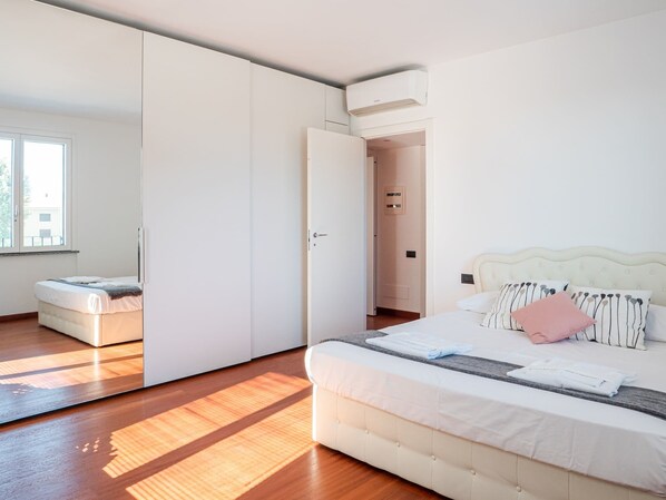 Deluxe-Apartment | 1 Schlafzimmer, Bügeleisen/Bügelbrett, kostenloses WLAN, Bettwäsche