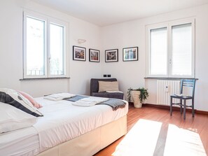 Deluxe-Apartment | 1 Schlafzimmer, Bügeleisen/Bügelbrett, kostenloses WLAN, Bettwäsche