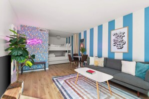 Télévision, espaces bureaux, imprimantes