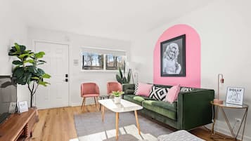 Een televisie en een kantoor