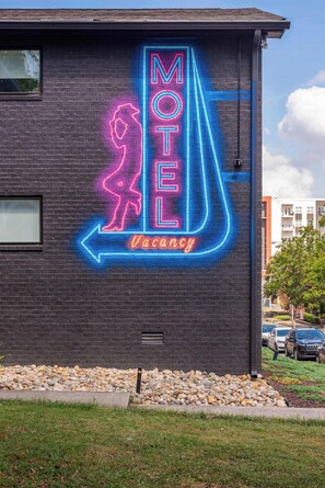 Property grounds - Relaxing Dolly Apartment on Music Row (Nashville)