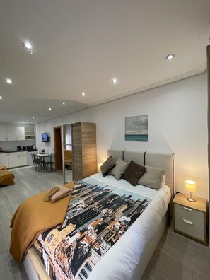 1 bedroom, free WiFi, bed sheets - Loft Vallecas (Madrid)