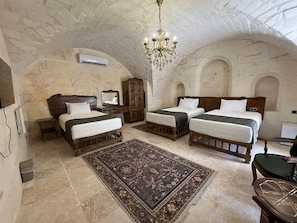 Family Triple Room | Egyptian cotton sheets, premium bedding, down comforters