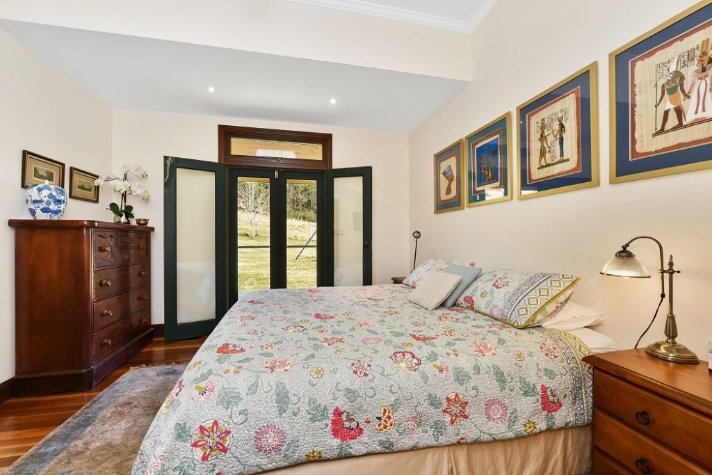 'Old Byora Vineyard' | Luxury Homestead | Sleeps 10 | 5 mins from Wollombi  — image 9