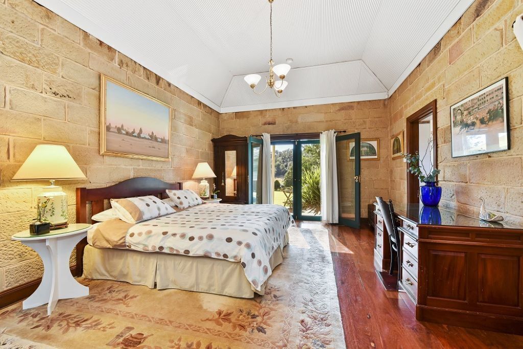 'Old Byora Vineyard' | Luxury Homestead | Sleeps 10 | 5 mins from Wollombi  — image 4