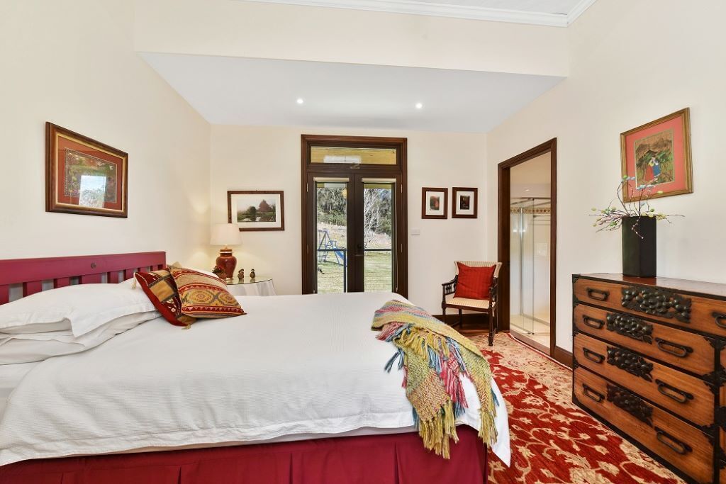 'Old Byora Vineyard' | Luxury Homestead | Sleeps 10 | 5 mins from Wollombi  — image 7