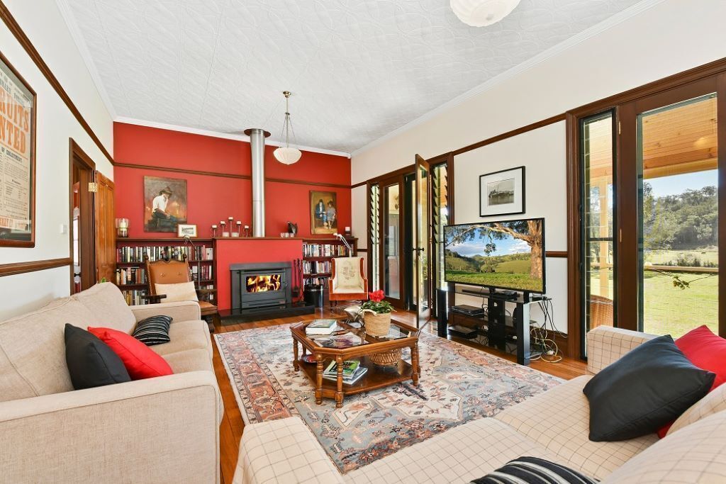 'Old Byora Vineyard' | Luxury Homestead | Sleeps 10 | 5 mins from Wollombi  — image 3