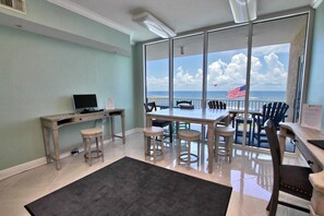 Interior - San Carlos 1007- Look No Further This is Where You Need to Be! Reserve Your Trip (Gulf Shores)