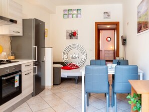 TV a schermo piatto 24 pollici con canali digitali, TV